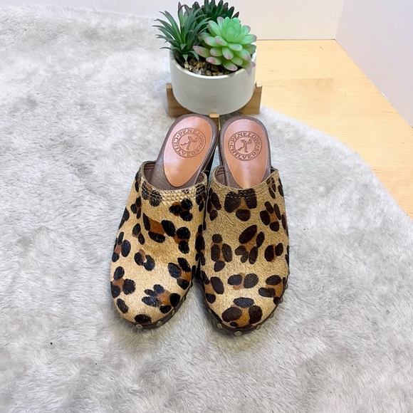 *Penelope Chilvers  | Leopard Print Pony Mid Heel Clogs from Anthropologie Sz 6 - Picture 5 of 15